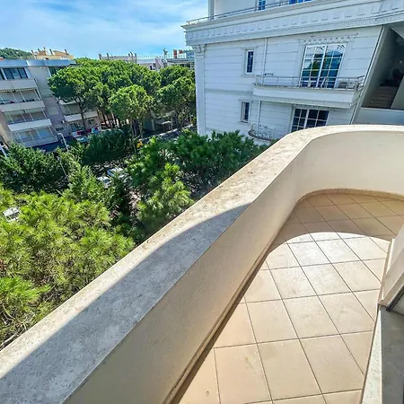 Dopamine 729 Apartamento Golem (Tirana)